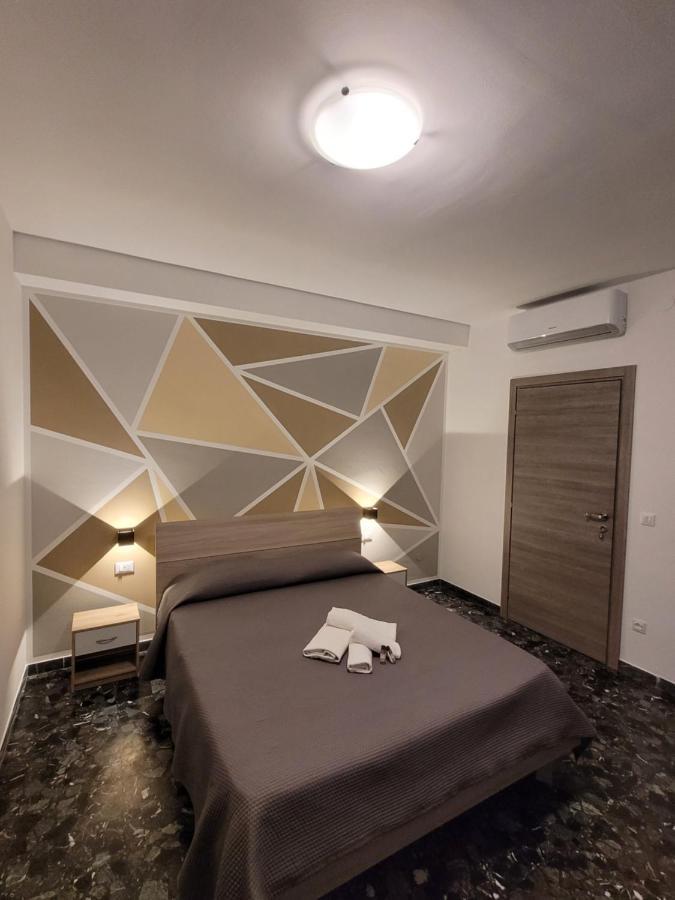 B&B "Gabriel&Melissa" Airport View - Nuova - Ristrutturato Gennaio 2022 Tessera Eksteriør billede