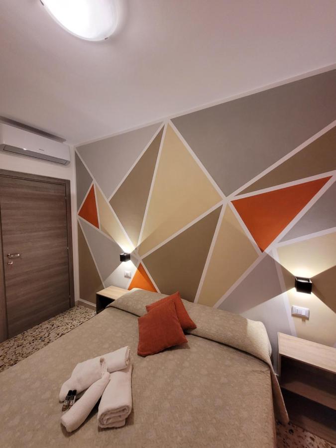 B&B "Gabriel&Melissa" Airport View - Nuova - Ristrutturato Gennaio 2022 Tessera Eksteriør billede